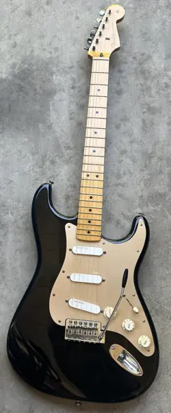 STRATOCASTER MIM LACE