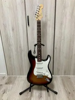 FENDER USA HIGHWAY 1 STRATOCASTER