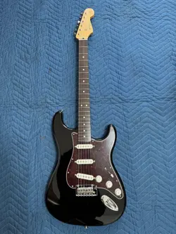 FENDER MIJ HYBRID STRATOCASTER