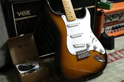 FENDER JAPAN STRATOCASTER SUNBURST W/ MONTY'S RETROWIND STRATOCASTER SET