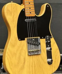 FENDER AMERICAN VINTAGE '52 TELECASTER USED 1996 ASH BODY MAPLE NECK W/HARD CASE