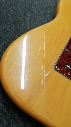 DELUXE STRATOCASTER NATURAL