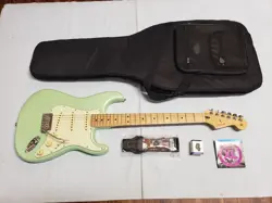 2024 FENDER STRATOCASTER LIMITED EDITION PLAYER SERIES SEA FOAM PEARL -NEAR MINT