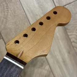 WARMOTH FENDER SR02BW