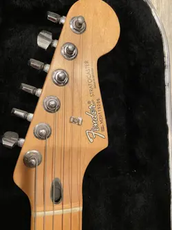 FENDER STRATOCASTER MIDNIGHT