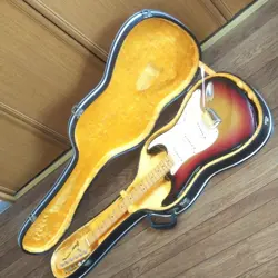 1976 FENDER STRATOCASTER ELECTRIC GUITAR FROM JAPAN