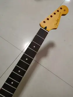 YELLOW STRAT MAPLE