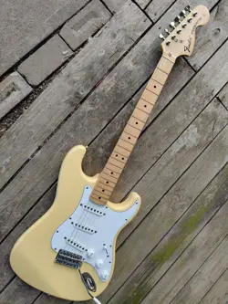 CIJ STRATOCASTER