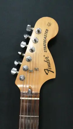 STRATOCASTER USED 1990S
