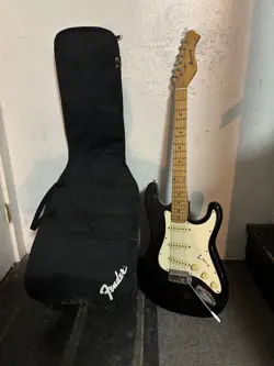 FENDER HARMONY GUITAR