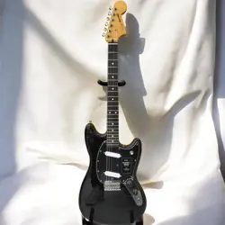 FENDER PLAYER II MUSTANG RW BLACK ELECTRIC GUITAR - MADE IN MEXICO