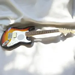 FENDER JAPAN ST-CHAMP ELECTRIC GUITAR W/ BUILT-IN AMP & SOFT CASE