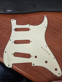 MUSICLILY PRO 11 HOLE HSH GUITAR PICKGUARD FOR FENDER STANDARD STRAT MODERN ST