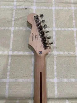 FENDER SQUIRE STRATOCASTER