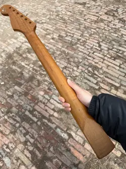 FENDER 22FRETS ROASTED