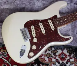 SHOWCASE STRATOCASTER RW