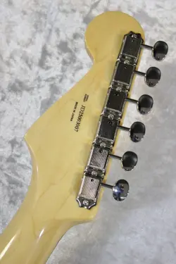 FENDER FSR  JAPAN TRADITIONAL 60S STRATOCASTER FIESTA RED