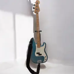 FENDER PLAYER PRECISION ELECTRIC BASS - USED, GREAT CONDITION, RARE FIND