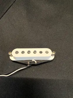 PICKUP GUITAR WHITE
