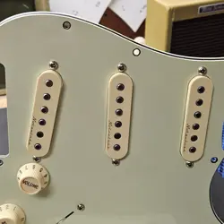 PICKGUARD VINTAGE NOISELESS