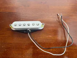 FENDER STRATOCASTER SINGLE COIL PICKUP STAGGERED POLES 016730
