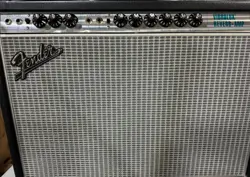 FENDER 68 CUSTOM VIBRO CHAMP REVERB GUITAR AMPLIFIER