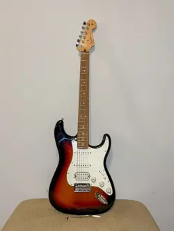 FENDER PLAYER STRATOCASTER HSS ELECTRIC GUITAR 3-COLOR SUNBURST W/ GIGBAG
