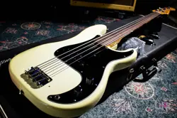 FENDER PRECISION BASS FL OWH 1978 (1978) (250318)