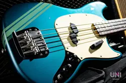 FENDER MUSTANG BASS 