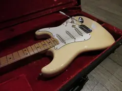 FENDER 1975 STRATOCASTER OLYMPIC WHITE/MAPLE ELECTRIC GUITAR - ALDER BODY