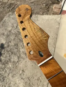 GUITAR NECK HANDLE