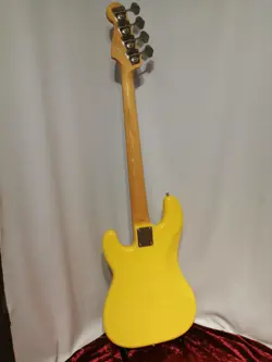 1995 ELECTRIC BASS