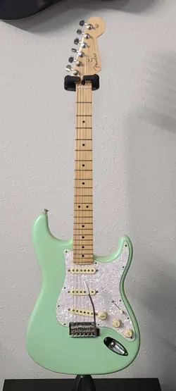 FENDER STRATOCASTER 75TH ANNIVERSARY PLAYER STRAT.GREAT COND SURF PEARL CASE! 21