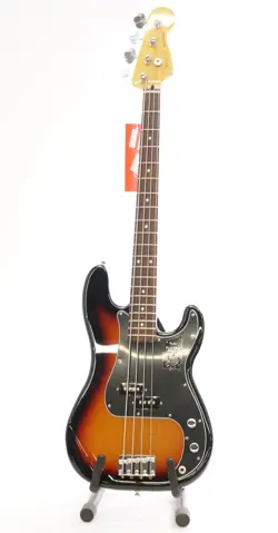 FENDER PLAYER II PRECISION BASS, ROSEWOOD FINGERBOARD, 3-COLOR SUNBURST