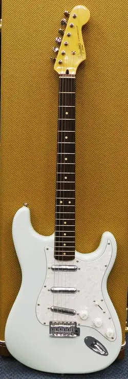 FENDER SQUIER VINTAGE MODIFIED SURF STRATOCASTER - 030-1220-572