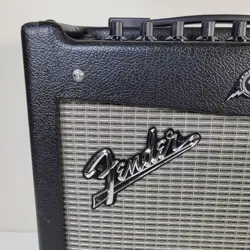 FENDER MUSTANG I (V.2) GUITAR AMPLIFIER AMP DELAY REVERB CHORUS DSP