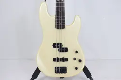 FENDER DUFF MCKAGAN SIGNATURE P-BASS ELECTRIC BASS GUITAR - 2007 MODEL