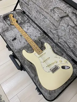 FENDER STRATO AMERICAN