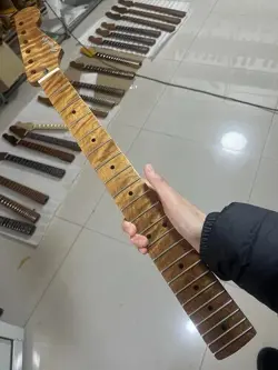 ROASTED FLAME MAPLE 22 FRETS 25.5