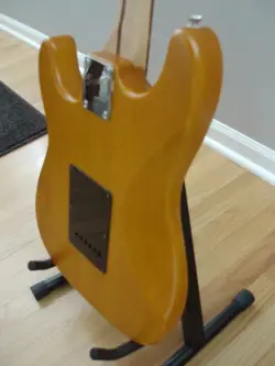 FENDER CLASSIC VIBE '70S STRATOCASTER ELECTRIC GUITAR - NATURAL