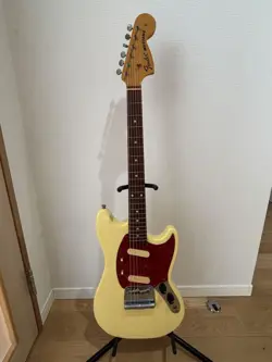 FENDER JAPAN MUSTANG MG69-65 YWH ELECTRIC GUITAR USED FROM JAPAN