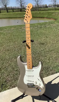 PRO RELIC STRATOCASTER