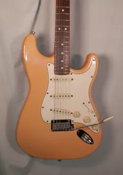 FENDER AMERICAN STANDARD STRATOCASTER VINTAGE WHITE / BUTTERSCOTCH ELECTRIC GUIT