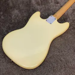 FENDER MUSICMASTER 1981