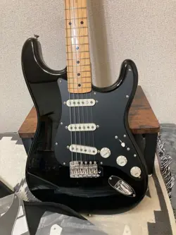 STRAT MN BLACK