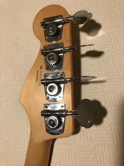 FENDER JAZZ BASS FRETLESS