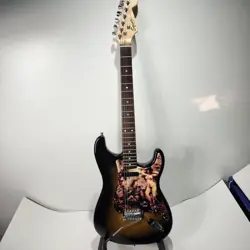 FENDER SQUIER STRATOCASTER CUSTOM