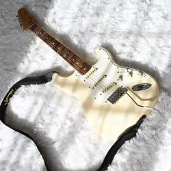 STRATOCASTER BY FENDER MEXICO