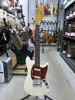 ELECTRIC GUITAR FENDER MUSTANG VINTAGE WHITE MG65 / VWH CRAFTED IN JAPAN