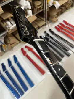 BLACK 22FRET ST ELECTRIC GUITAR NECK FLAME MAPLE FENDER STRAT REPLACEMENT HANDLE